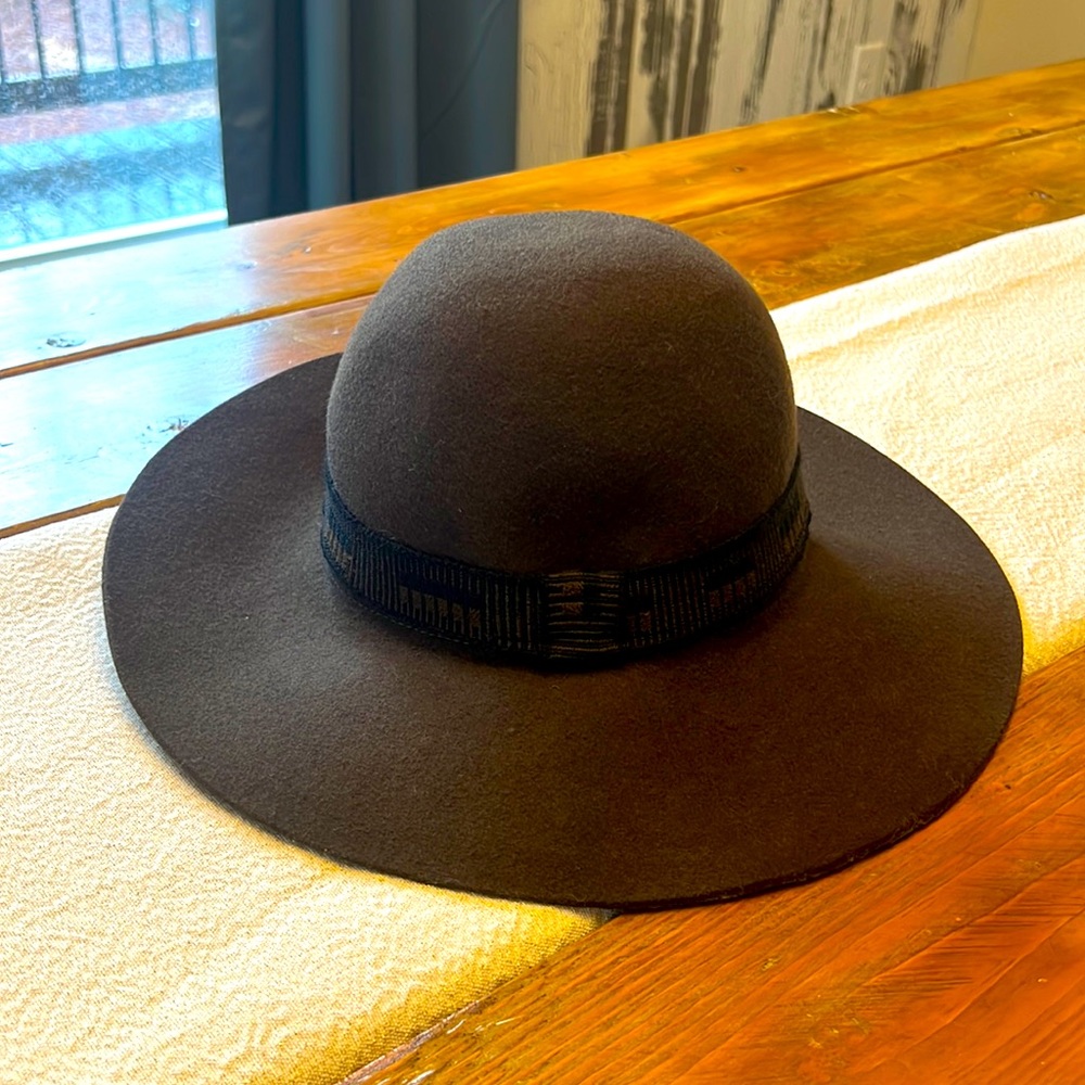 UK designer Pachacuti wool hat size 57